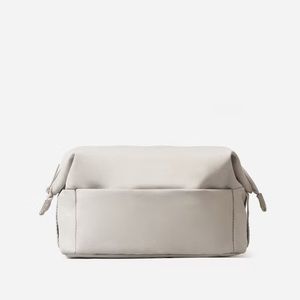 Everlane ReNew Transit Catch All Case